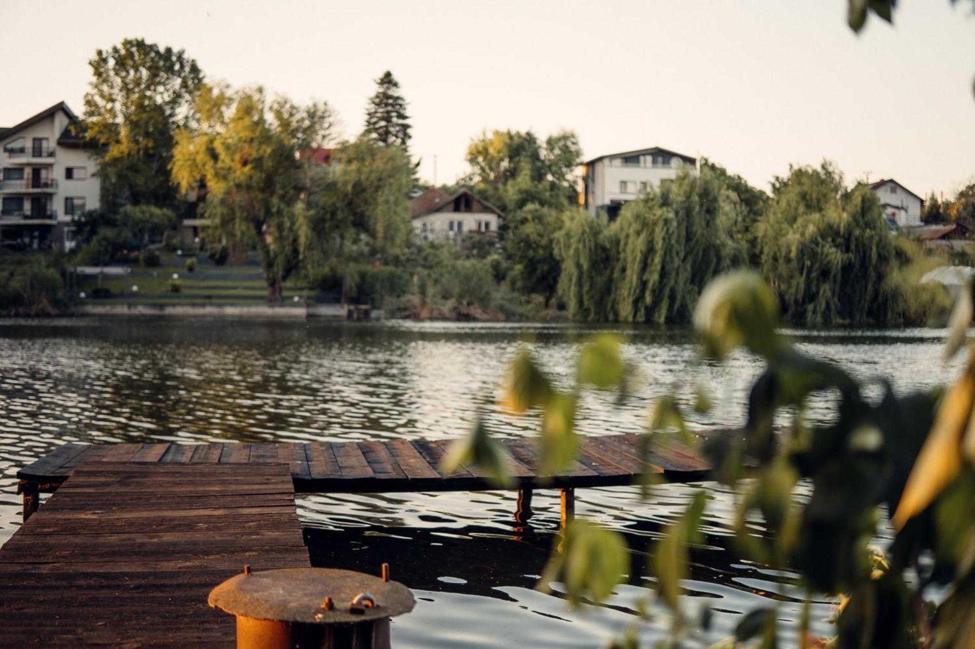 Madison Lake Villa Балотешть Екстер'єр фото