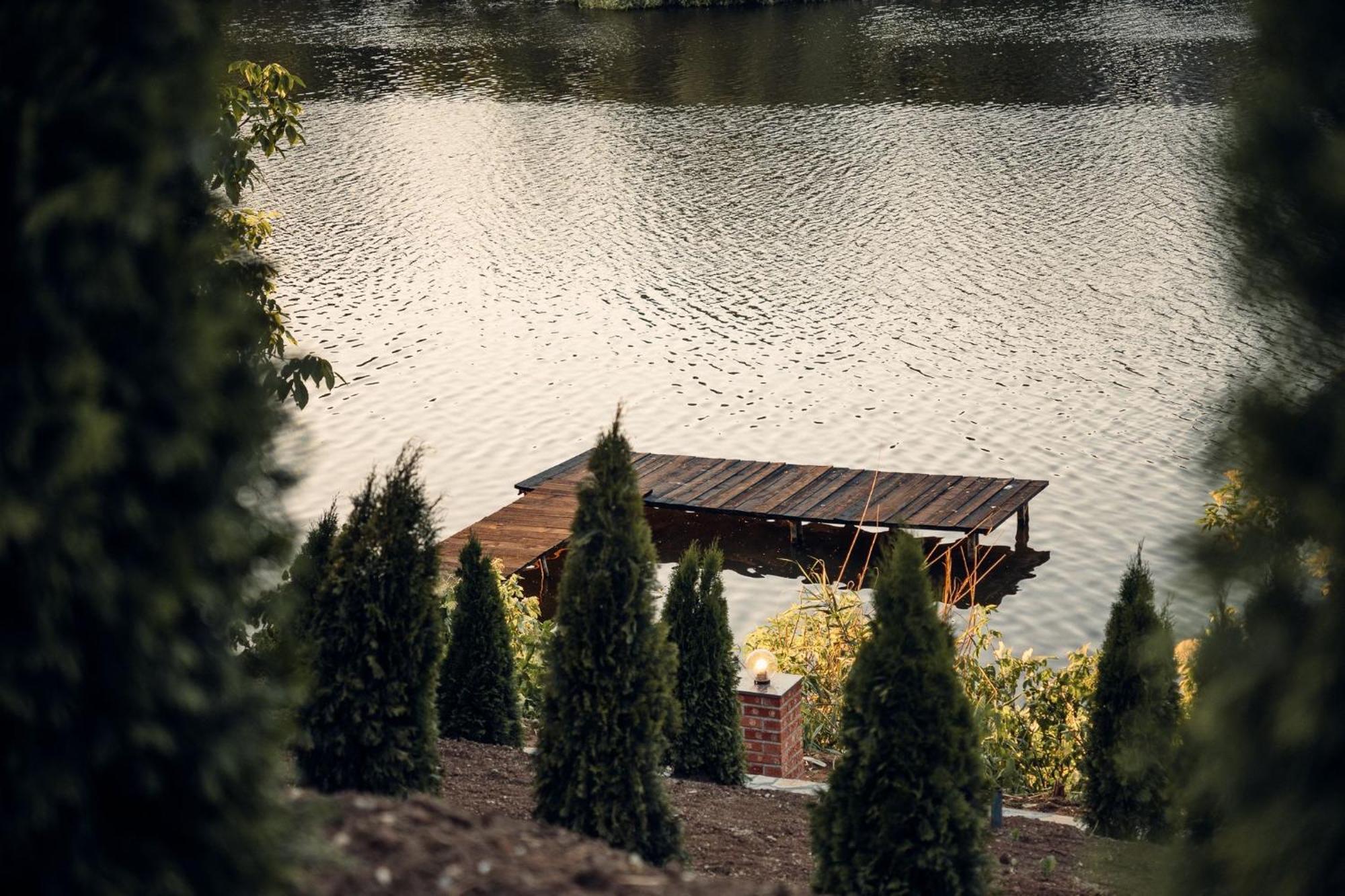 Madison Lake Villa Балотешть Екстер'єр фото