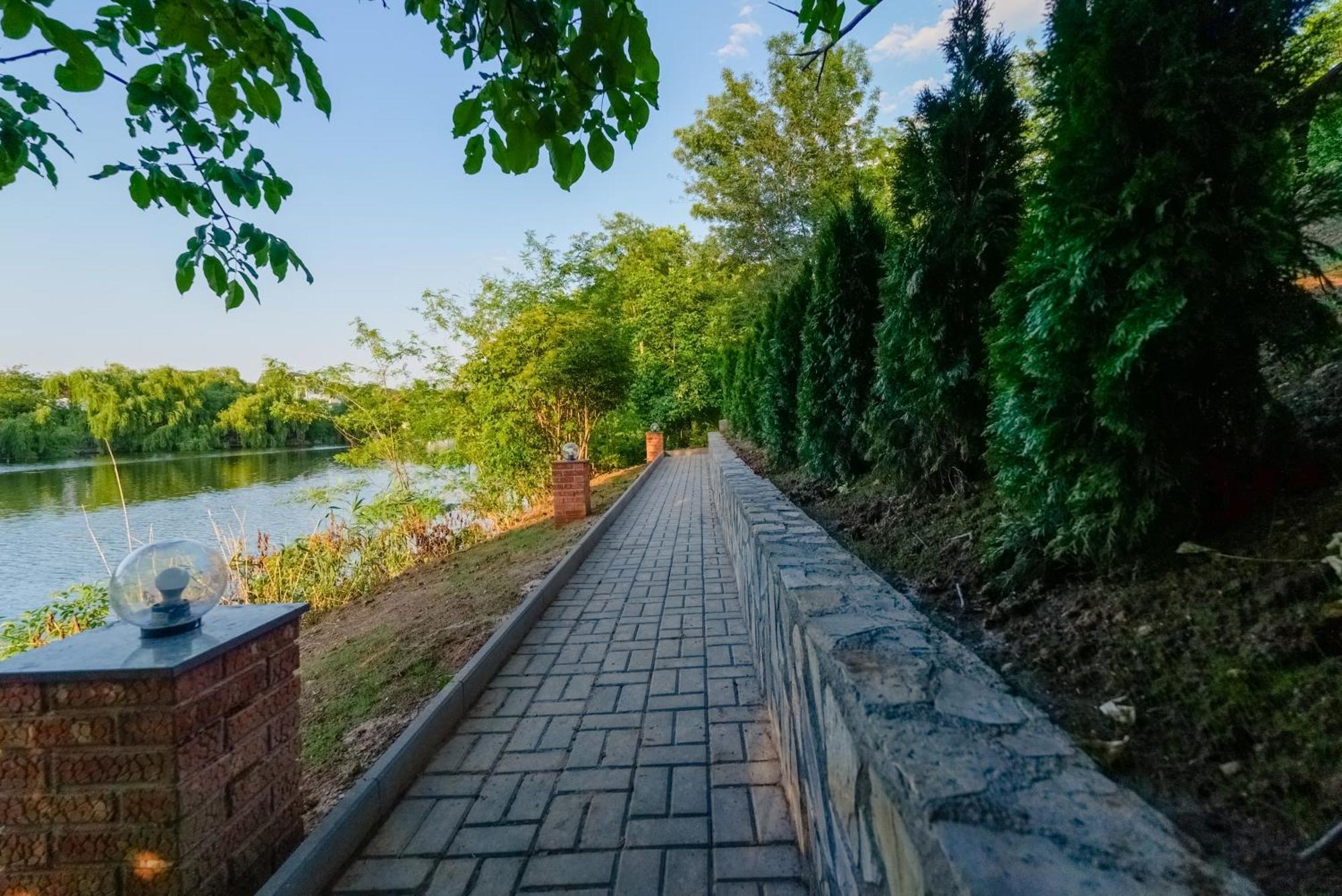 Madison Lake Villa Балотешть Екстер'єр фото