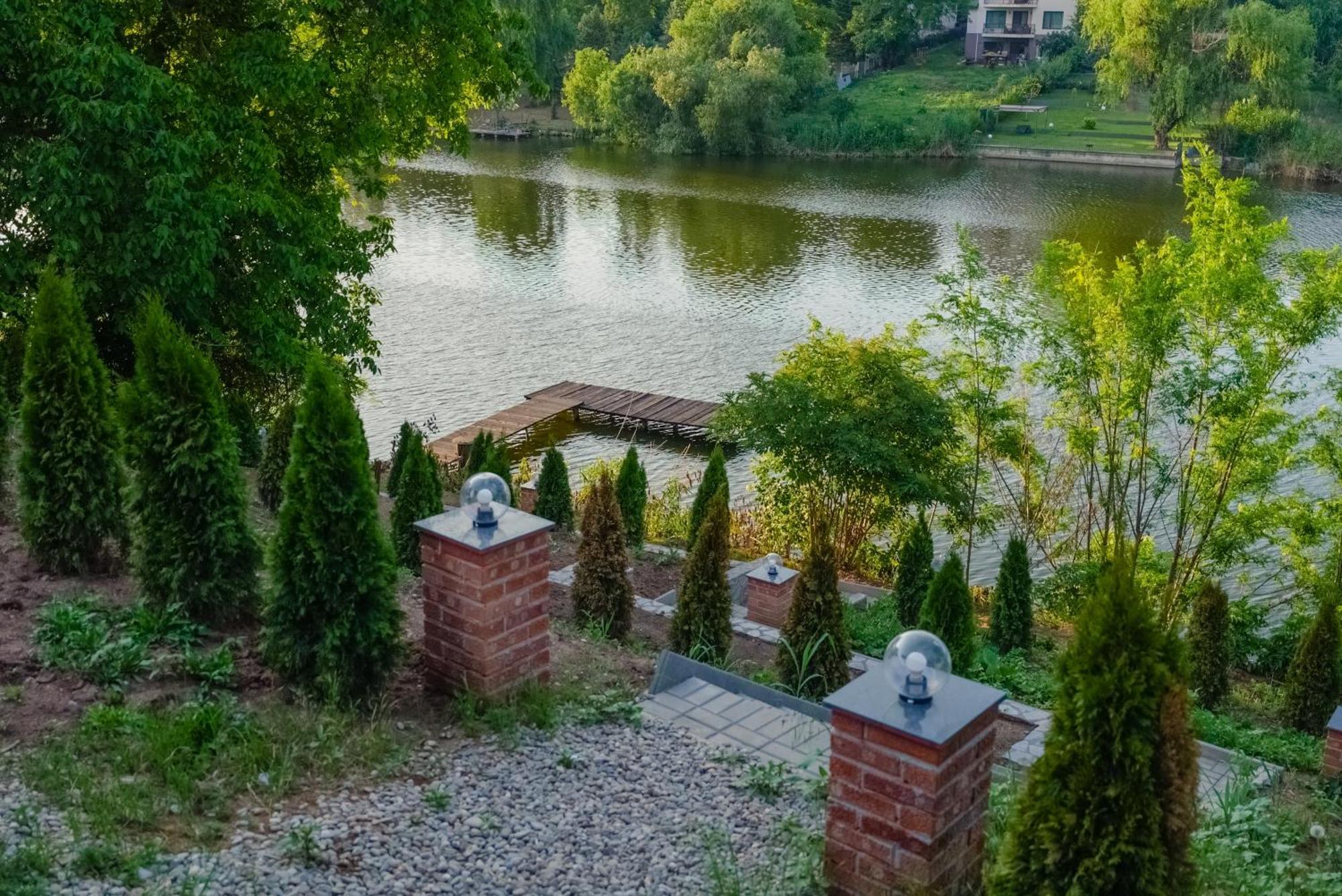 Madison Lake Villa Балотешть Екстер'єр фото